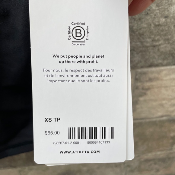 ❤️ ATHLETA VITA FREE BLACK CROPPED TEE TOP SIZE XS NEW - Picture 4 of 7